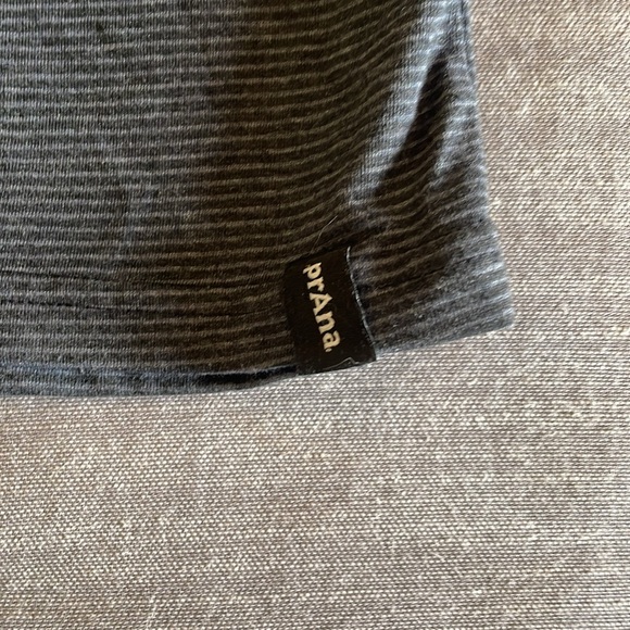 Prana size large dark grey striped cotton t-shirt - Picture 2 of 3